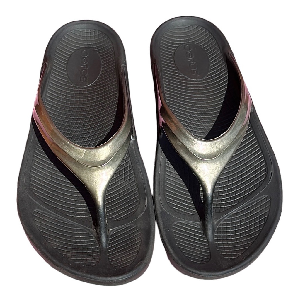 OOFOS OOlala Luxe Black/Latte Thong Sandal Size W10 EU41
